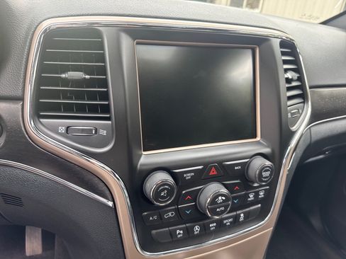 Used 2016 Jeep Grand Cherokee Limited AWD/4WD image 15