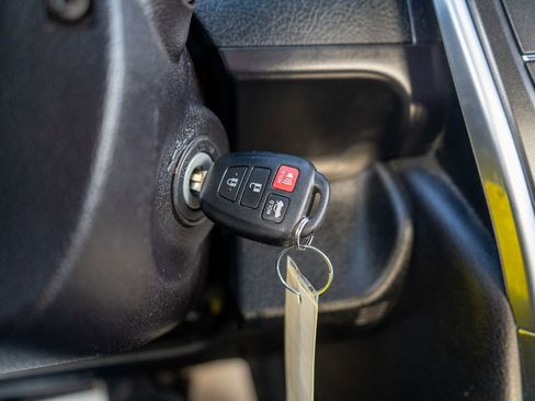 Used 2016 Toyota Camry LE image 23