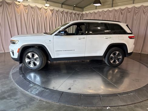 Used 2024 Jeep Grand Cherokee Limited 4xe AWD/4WD image 8