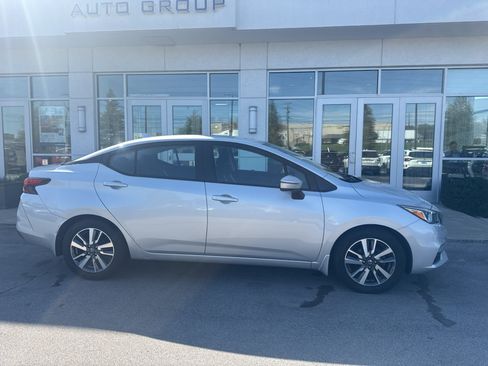 Used 2020 Nissan Versa SV FWD image 2