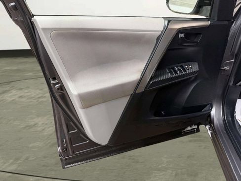 Used 2013 Toyota RAV4 XLE image 12