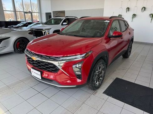 New 2026 Chevrolet Trax LT w/ Driver Confidence Package FWD image 34
