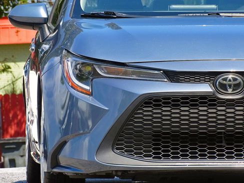 Used 2021 Toyota Corolla LE w/ Carpet Mat Package (TMS) FWD image 10