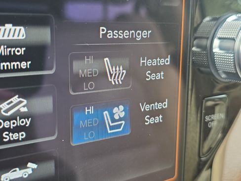 Used 2021 RAM 1500 Laramie w/ Laramie Southwest Edition RWD image 24