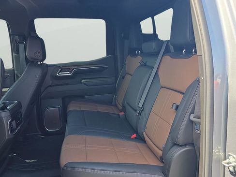 Used 2024 Chevrolet Silverado 1500 High Country w/ Technology Package image 84