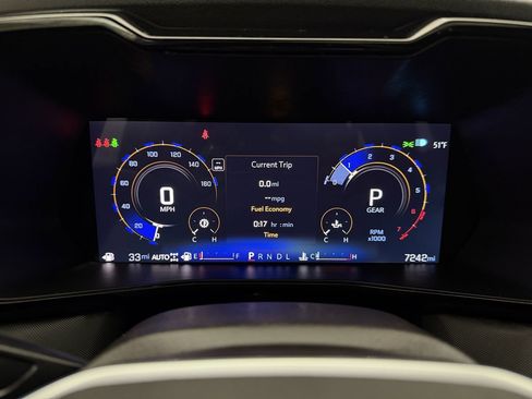 Used 2024 Chevrolet Colorado Z71 w/ Z71 Convenience Package 2 image 13