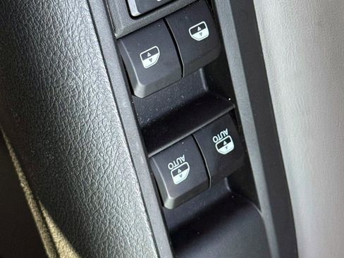 Used 2025 Jeep Compass Limited AWD/4WD image 15