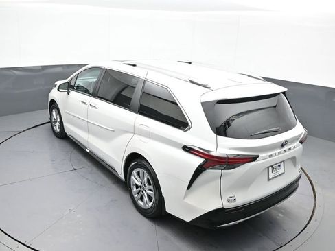 Certified 2024 Toyota Sienna Limited image 42