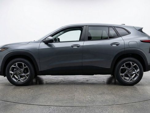 Used 2025 Chevrolet Trax LT image 5