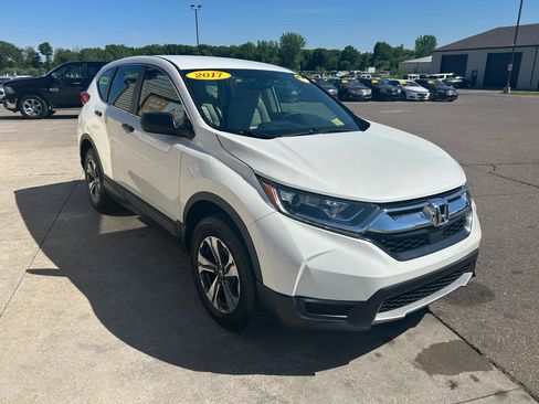 Used 2017 Honda CR-V LX image 3
