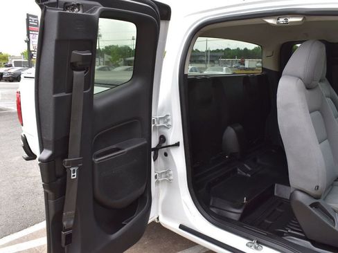 Used 2020 Chevrolet Colorado W/T RWD image 19
