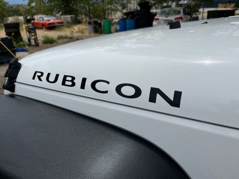 Used 2017 Jeep Wrangler Unlimited Rubicon w/ Connectivity Group image 26