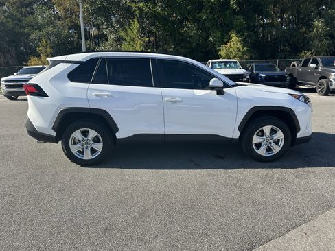 Used 2021 Toyota RAV4 XLE image 11