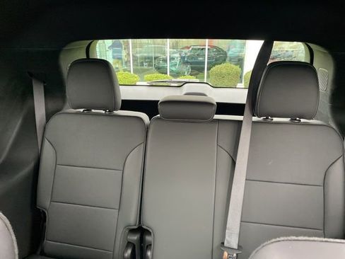 Used 2025 Buick Enclave Preferred image 19