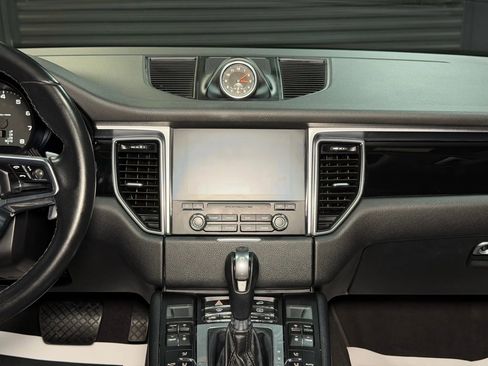 Used 2018 Porsche Macan Sport Edition image 30