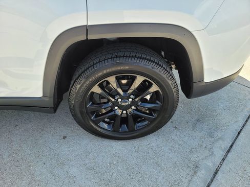 Used 2024 Jeep Grand Cherokee Limited 4xe w/ Trailer Tow Package AWD/4WD image 25
