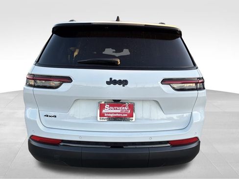 New 2025 Jeep Grand Cherokee L Altitude image 4