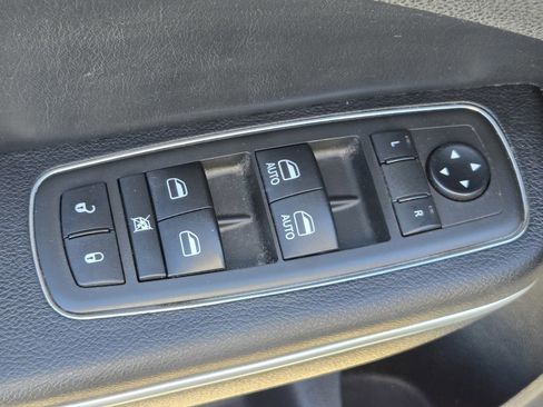 Used 2021 Dodge Charger SXT w/ Leather Interior Group image 15