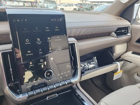 New 2026 GMC Yukon XL Denali image 41