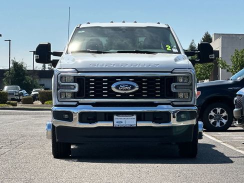 New 2026 Ford F350 XLT w/ XLT Premium Package AWD/4WD image 11