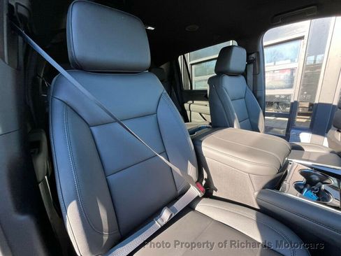 Used 2026 Chevrolet Suburban LT image 26