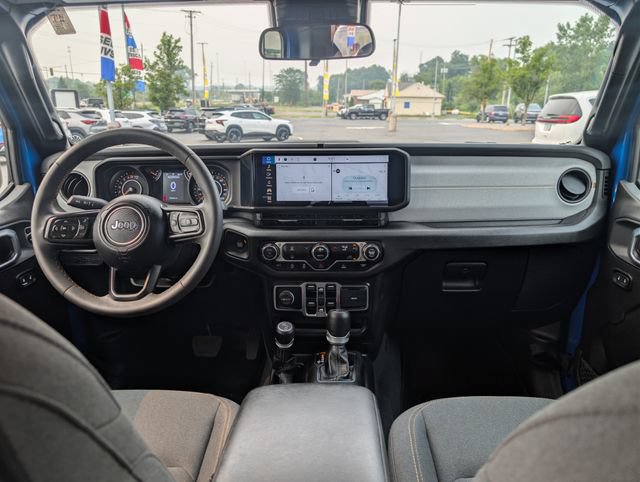 Used 2024 Jeep Gladiator Sport w/ Dual Top Group AWD/4WD image 11