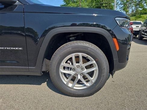 New 2025 Jeep Grand Cherokee Laredo X w/ Luxury Tech Group I image 2