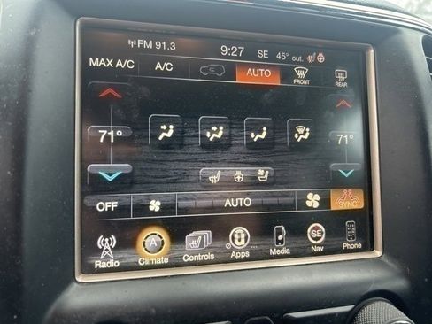 Used 2017 Jeep Grand Cherokee Limited w/ Luxury Group II image 9