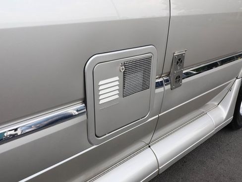 Used 2014 Mercedes-Benz Sprinter 3500 image 30