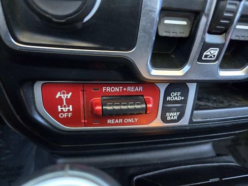 Used 2020 Jeep Gladiator Rubicon AWD/4WD image 38