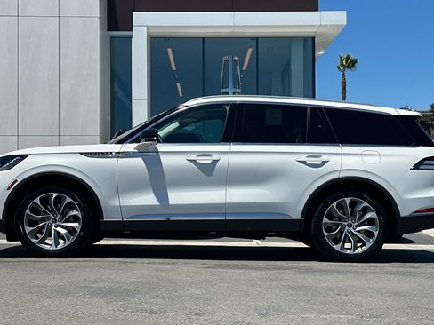 New 2026 Lincoln Aviator Reserve w/ Illumination Package RWD image 6