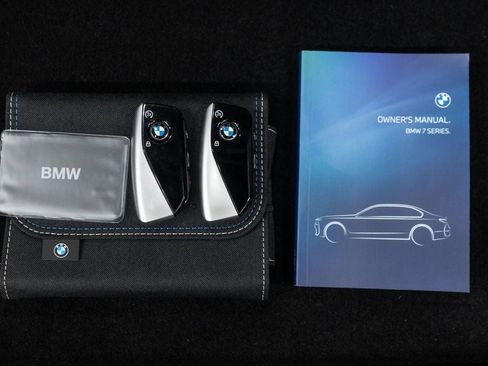 Used 2025 BMW 740i xDrive AWD/4WD image 53