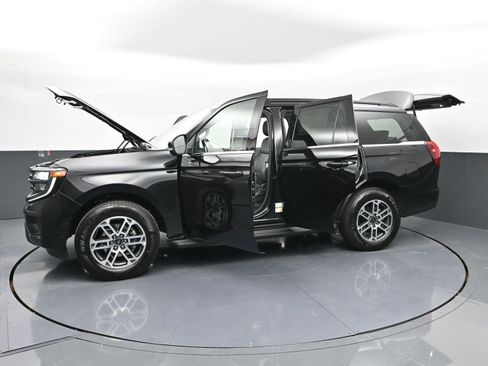 Used 2025 Ford Expedition Active image 53