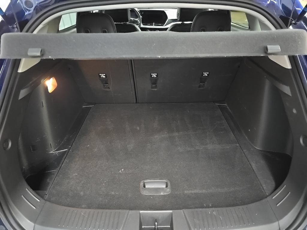 Used 2024 Chevrolet Trax LT w/ LT Convenience Package FWD image 11