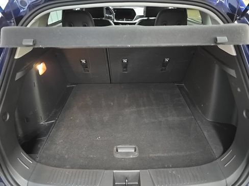 Used 2024 Chevrolet Trax LT w/ LT Convenience Package FWD image 11