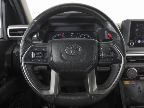 Used 2025 Toyota 4Runner TRD Off-Road image 16