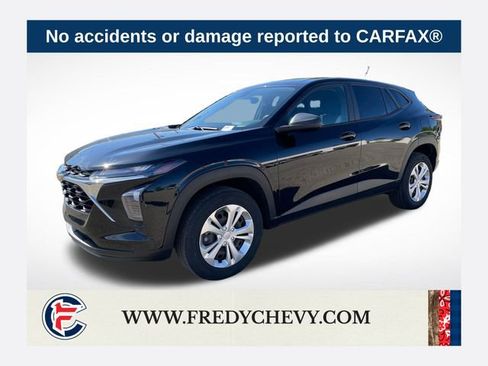 Used 2024 Chevrolet Trax LS FWD image 1