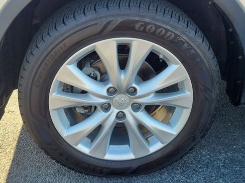 Used 2015 Toyota RAV4 Limited image 10