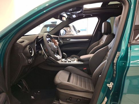 New 2025 Alfa Romeo Stelvio Sprint image 6