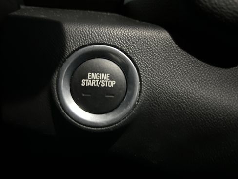 Used 2023 GMC Terrain SLT image 19