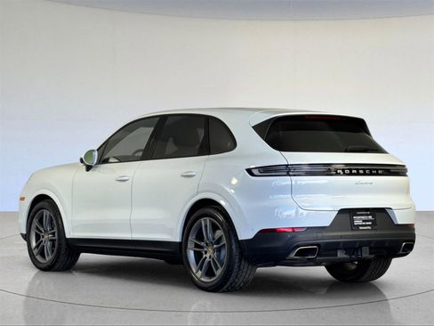 Used 2025 Porsche Cayenne image 3