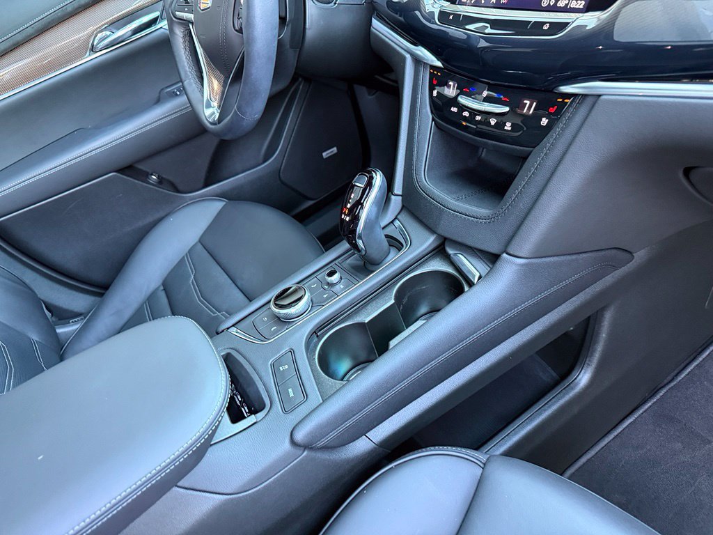 Used 2024 Cadillac XT6 Premium Luxury w/ Platinum Package AWD/4WD image 47