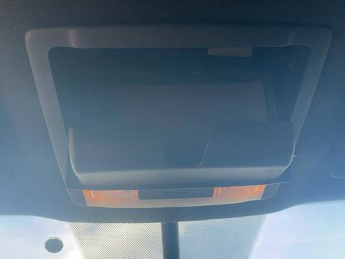 Used 2019 Ford Explorer XLT w/ Equipment Group 201A FWD image 25