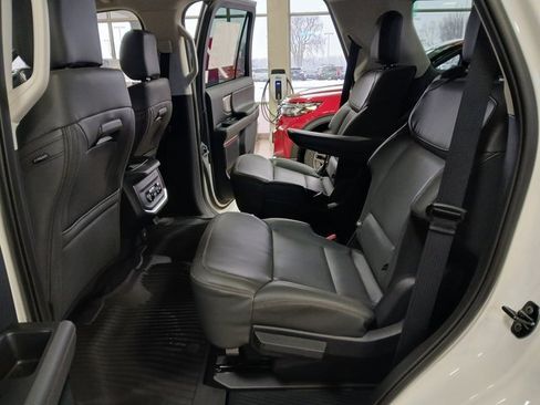 New 2025 Ford Expedition Active image 27