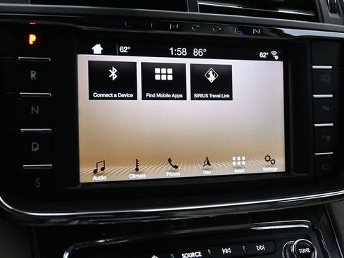 Used 2017 Lincoln Continental Reserve w/ Technology Package FWD image 6