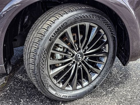 Used 2023 INFINITI QX80 Premium Select w/ All-Season Package image 9