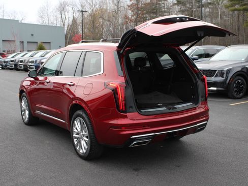 Used 2021 Cadillac XT6 Premium Luxury image 7