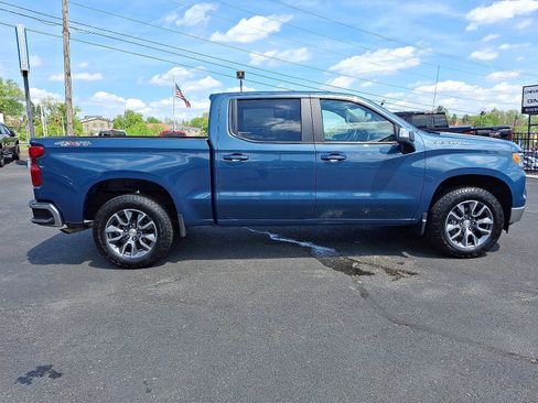 Used 2024 Chevrolet Silverado 1500 LT AWD/4WD image 7