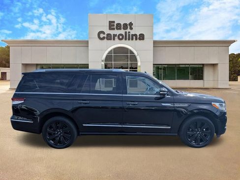 Used 2022 Lincoln Navigator L Reserve w/ Monochromatic Package AWD/4WD image 2