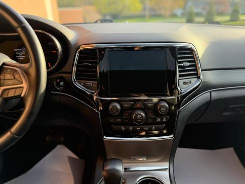 Used 2021 Jeep Grand Cherokee Limited AWD/4WD image 26
